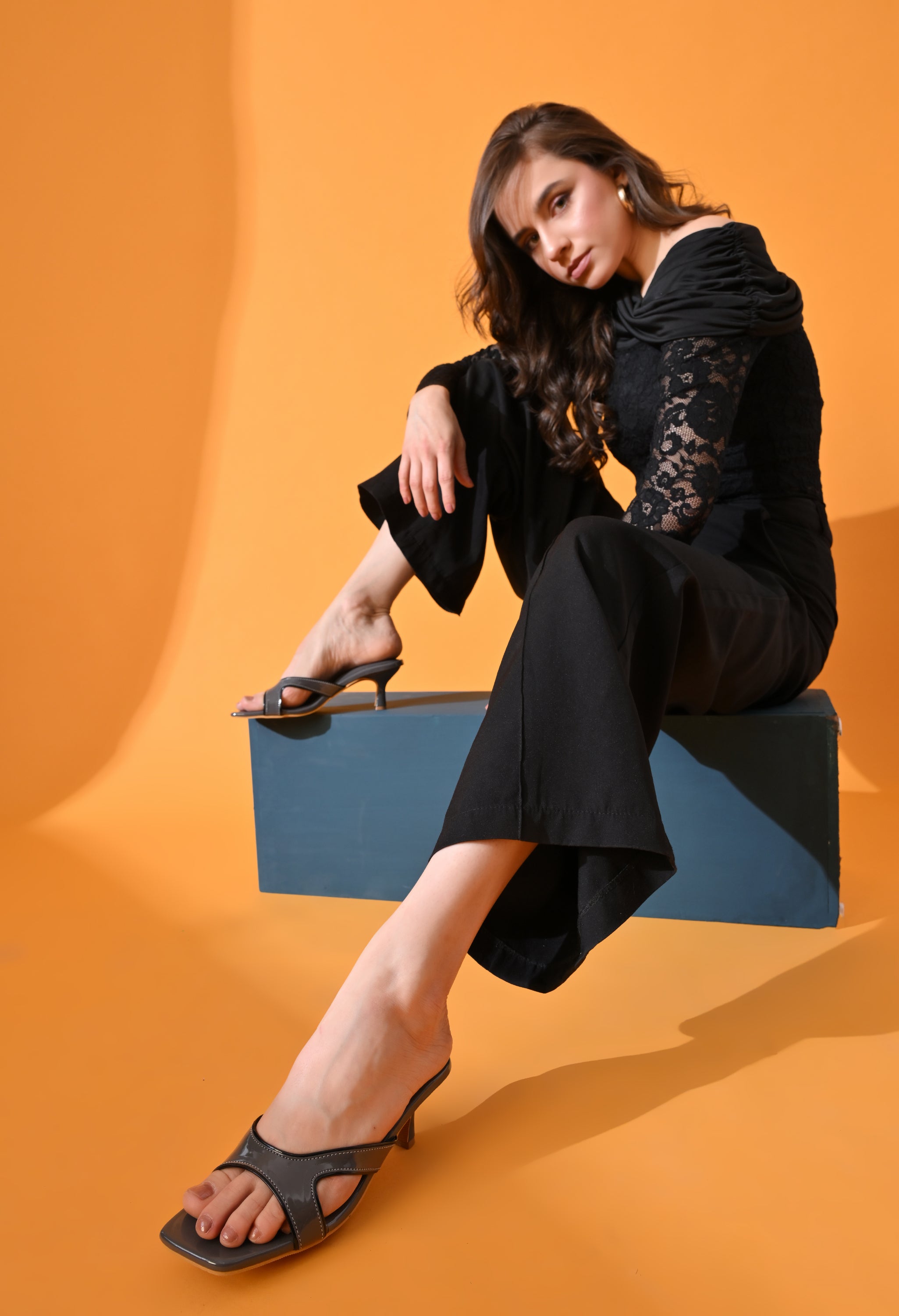 PATENT INTERLOCKED KITTEN HEELS - GUNMETAL GREY
