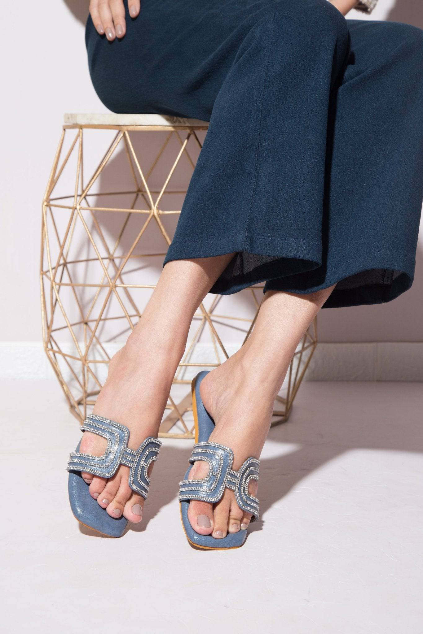 4-Way Cut Flats - Coral Blue - Windlust