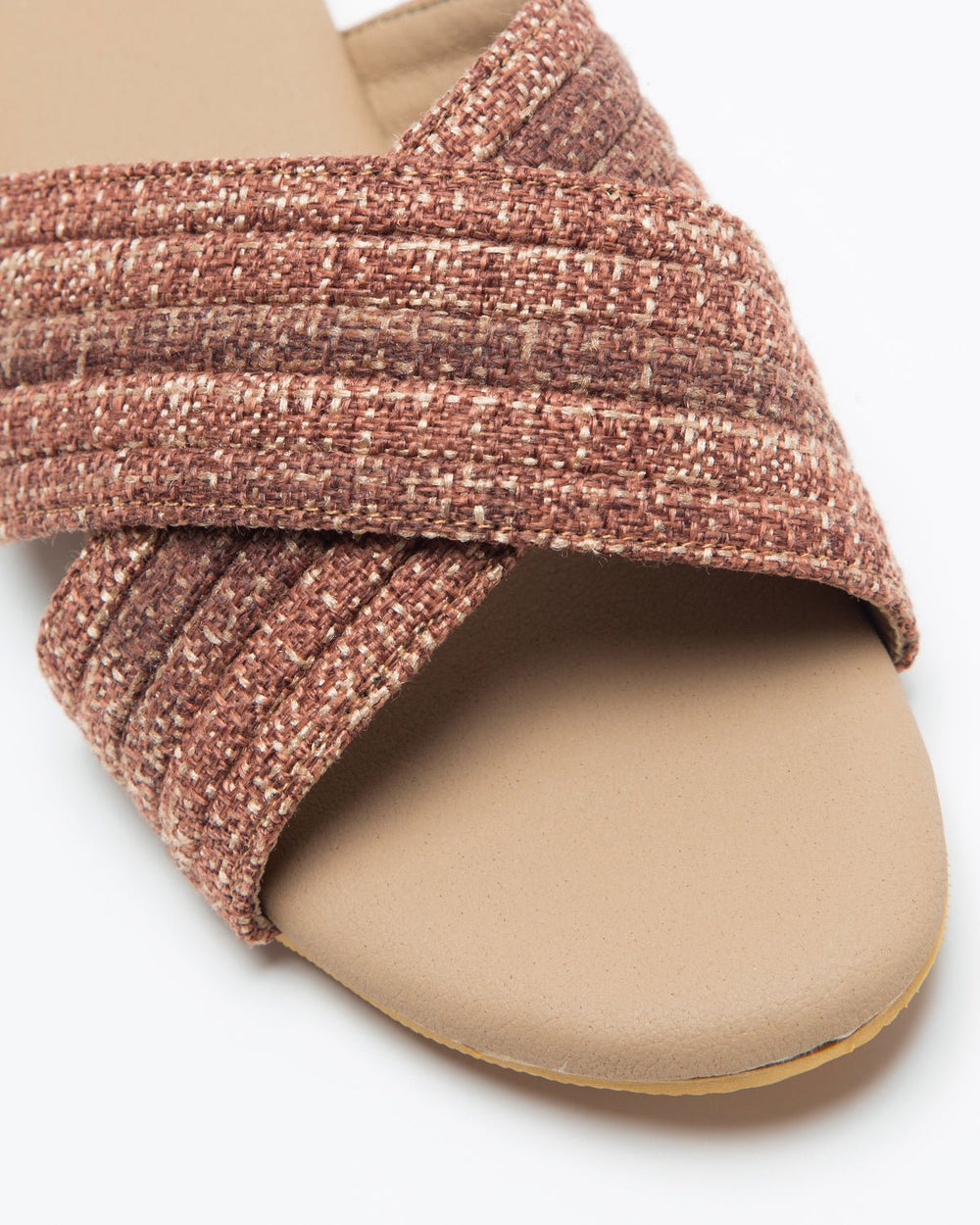 Windlust beige and wine cross-strapped jute flats with open toe design and woven jute sole.