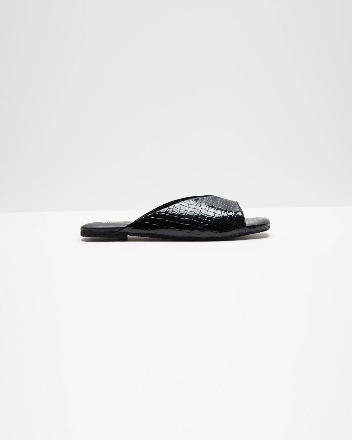 Ergo Croc Leather Pattern Black Flats - Windlust