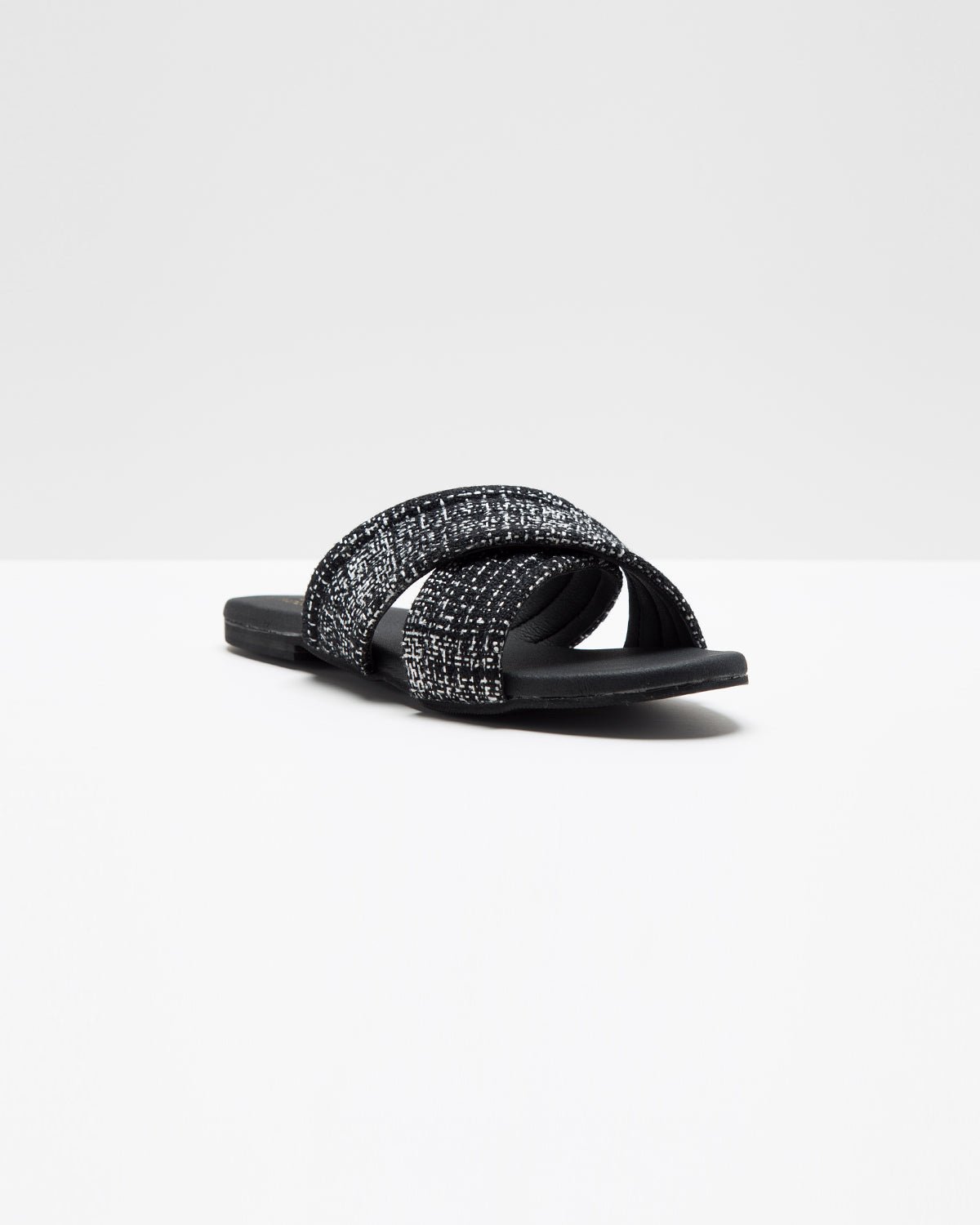 Cross-Strapped Black Jute Flats - Windlust
