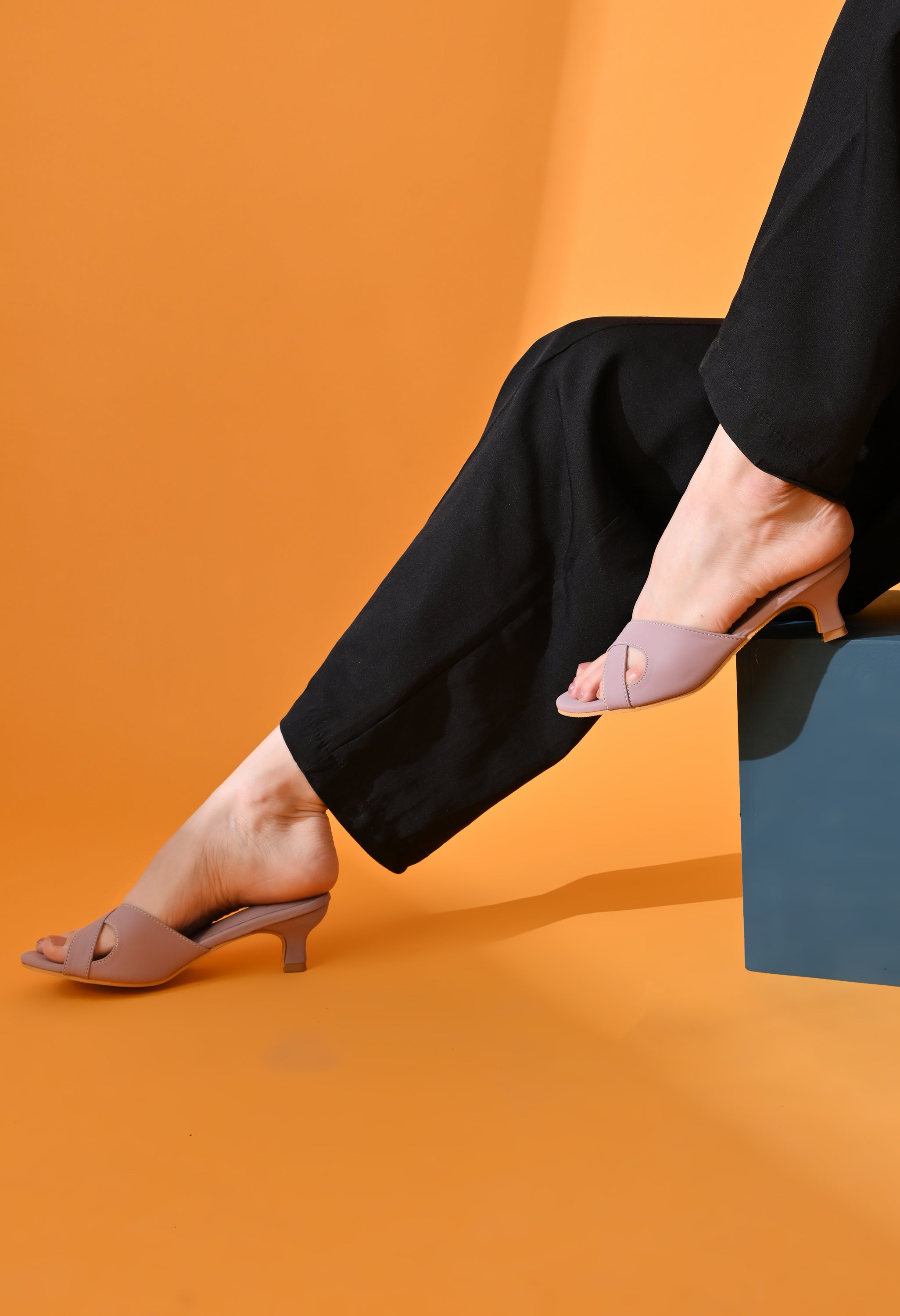 SCULPTED CROSS KITTEN HEELS - SUBTLE MAUVE